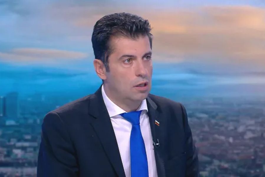 Кирил Петков с обвинение за опит за принуда и с парична гаранция